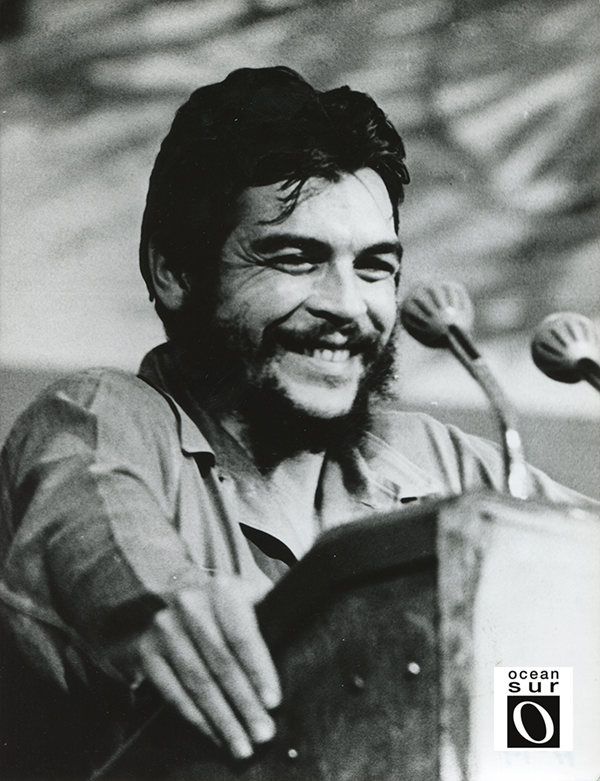 Che Guevara sonriendo